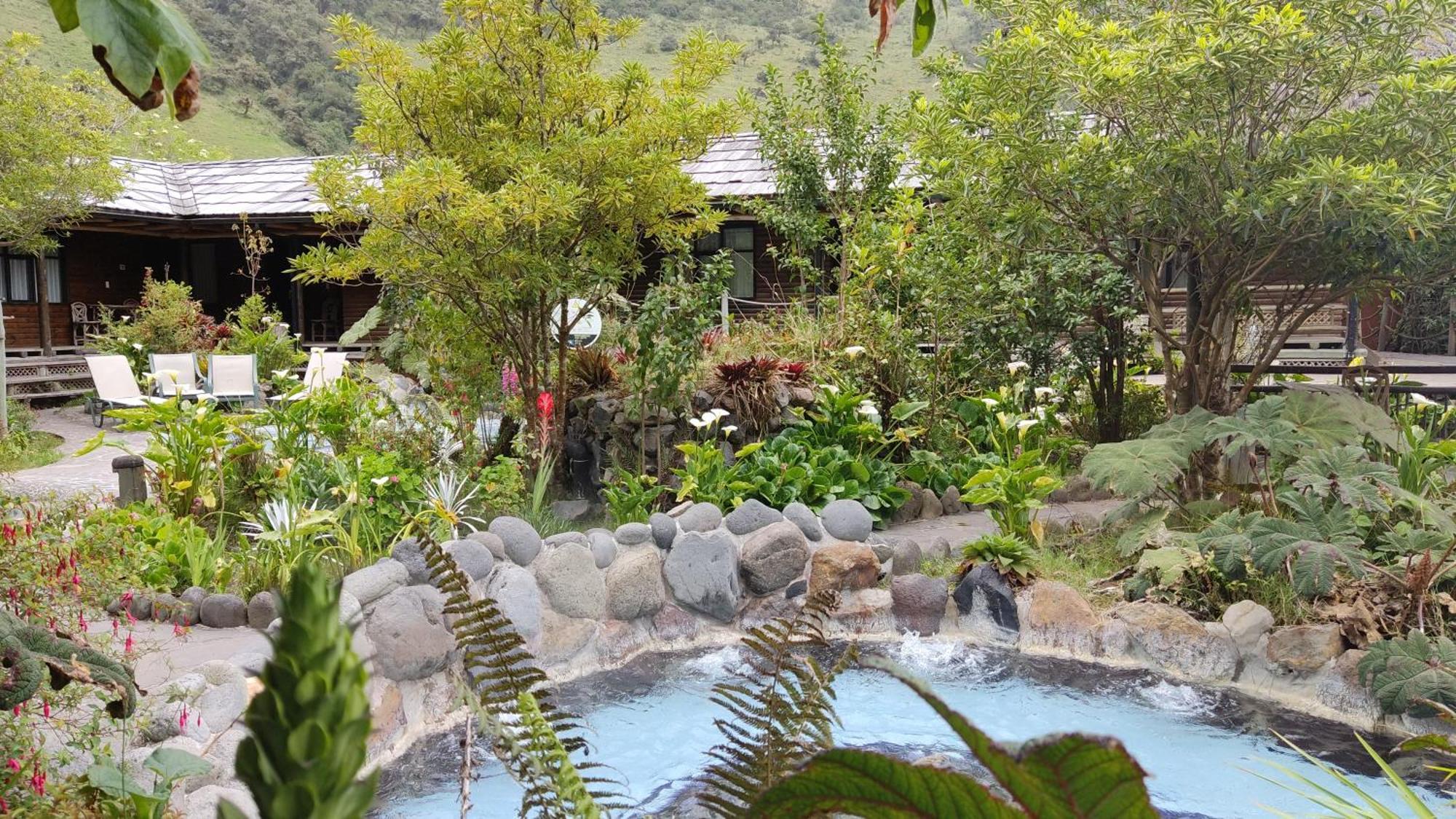 Termas De Папальякта Екстер'єр фото Hot springs in Baños, Ecuador